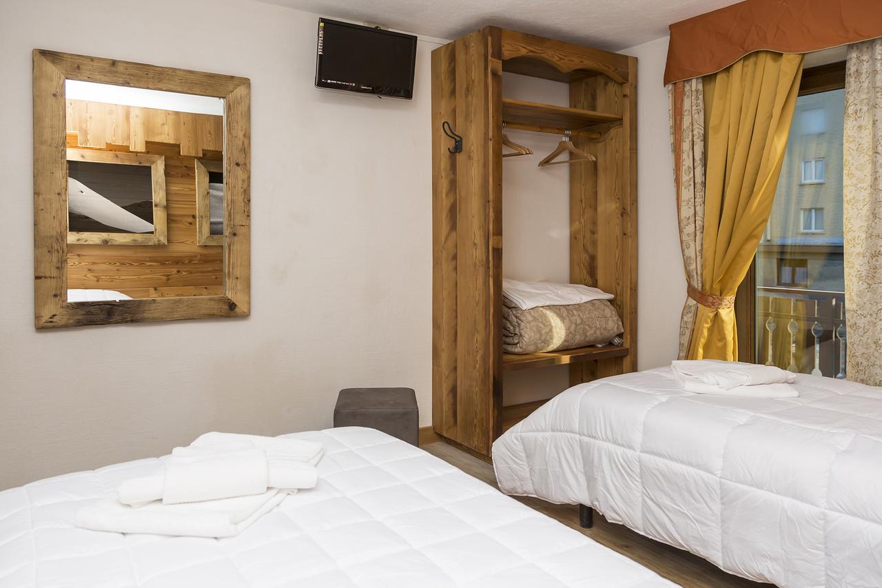 Hotel Clotes Oulx Exteriér fotografie
